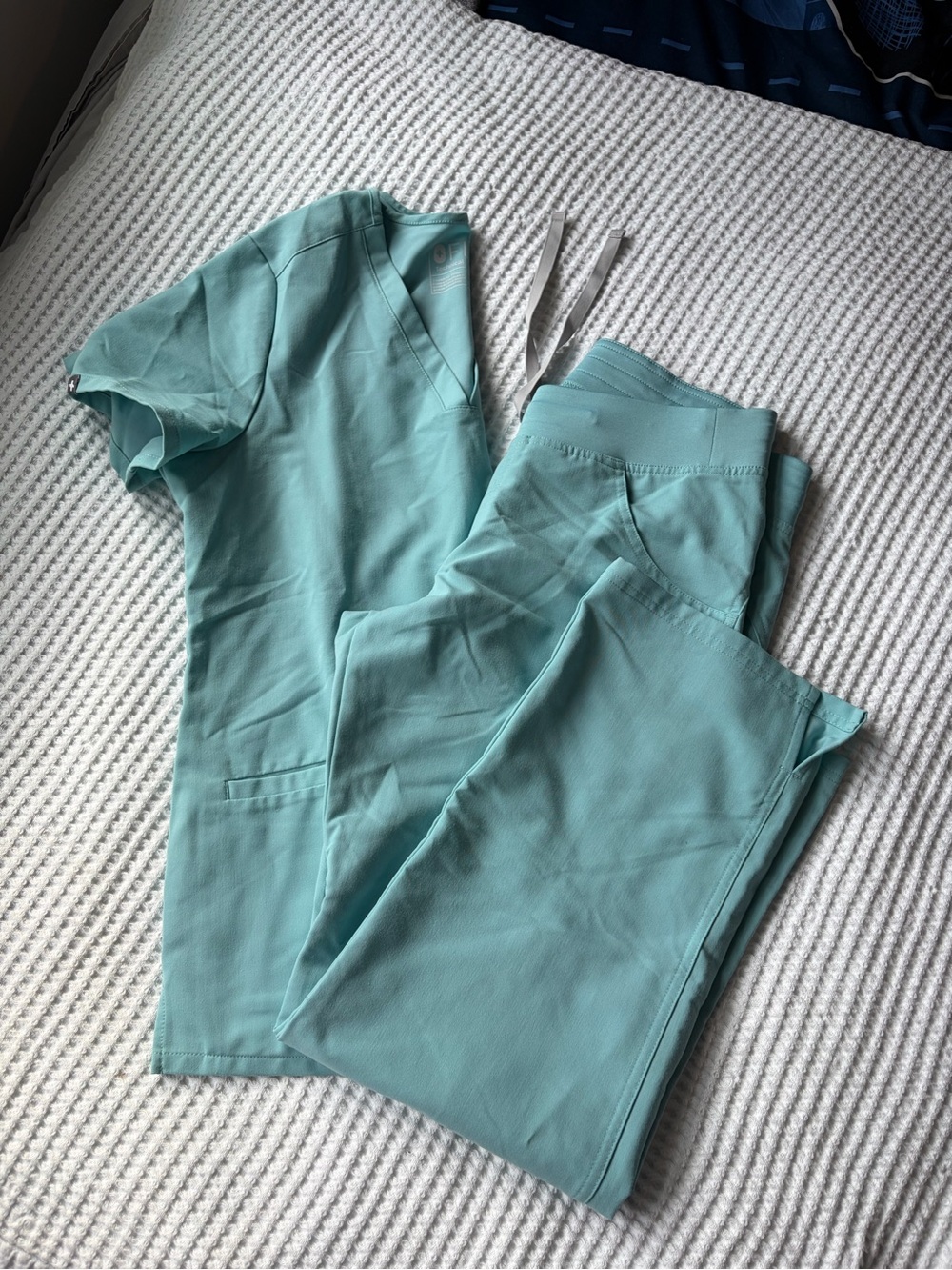Figs Women's Seafoam scrubs. Top is small and bottoms are small petite.